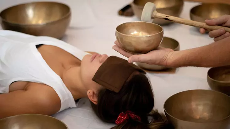 Throat Chakra Healing-singing bowl therapy Throat Chakra Healing-singing bowl therapy