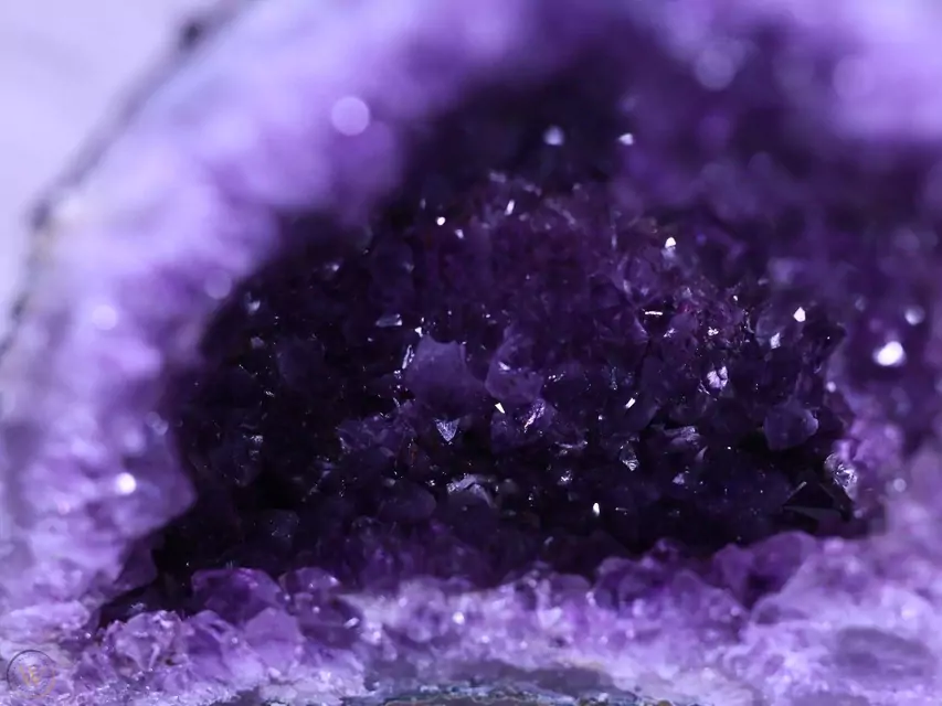 amethyst-crystal-meditation amethyst-crystal-meditation